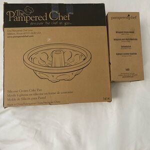 Pampered Chef Bundle – Chef Silicone Cake Mold Set and whip cream maker